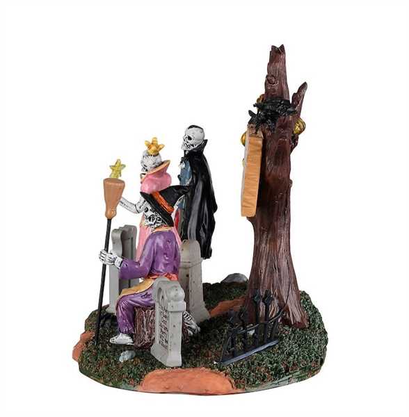 GRAVEYARD COSTUME PARTY-en