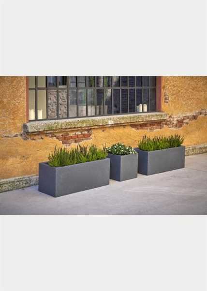 VASO CASSETTA DA ESTERNO KUBE NERO PERLA CM.80X30XH30