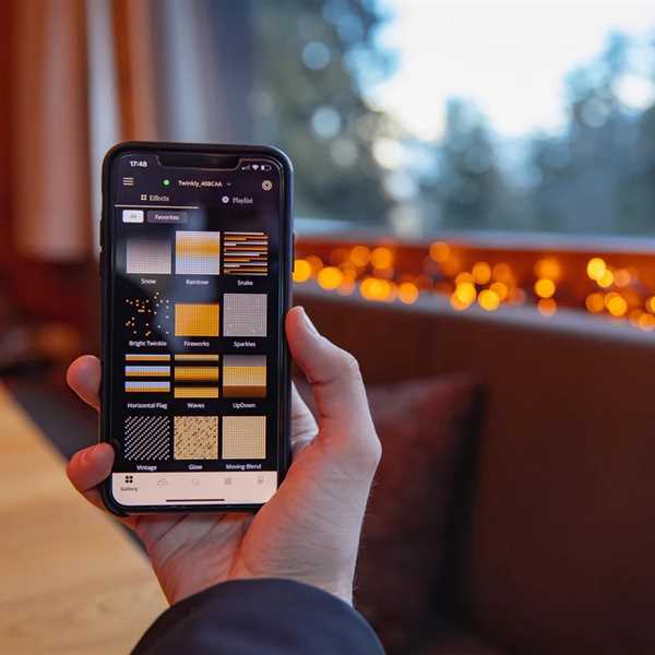 TWINKLY CLUSTER 400 LED AWW BLACK WIRE PLUG F-en