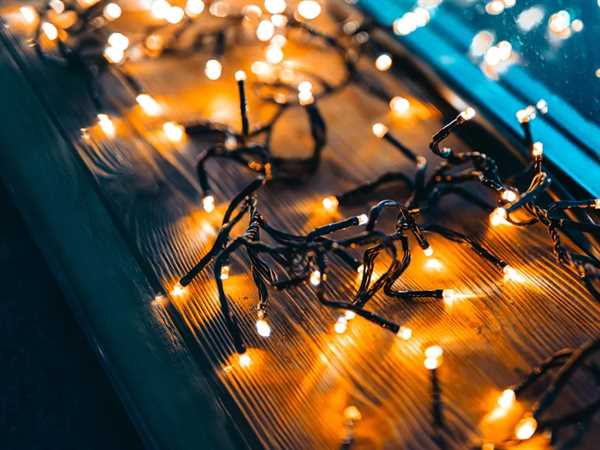 TWINKLY CLUSTER 400 LED AWW BLACK WIRE PLUG F-en