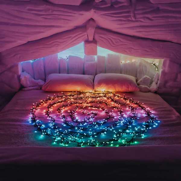 TWINKLY CLUSTER 400 LED RGB BLACK WIRE PLUG F-en