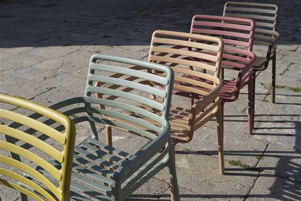 SEDIA CON BRACCIOLI DA ESTERNO DOGA MARSALA CM.60X57X84