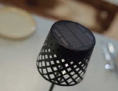 LAMPADA DA TAVOLO SOLARE+USB GRETITA METALLO NERO CM.Ø10XH30