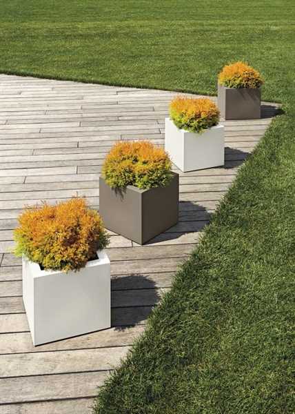 VASO DA ESTERNO IN RESINA QUADRATO KUBE BIANCO CM.40x40xH40