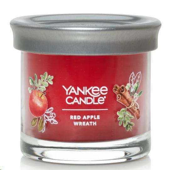 SIGNATURE TUMBLER PICCOLA RED APPLE WREATH