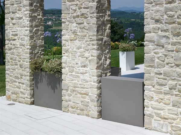 VASO CASSETTA DA ESTERNO KUBE HIGH SLIM NERO CM.80x25xH70