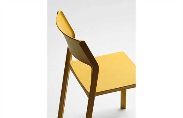 SEDIA IN POLIPROPILENE TRILL BISTROT SENAPE CM.45,5X52XH83