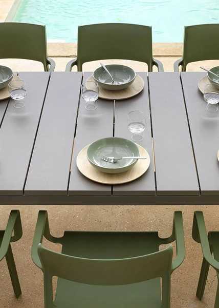 SEDIA CON BRACCIOLI POLIPROPILENE TRILL AGAVE CM.59X54XH83